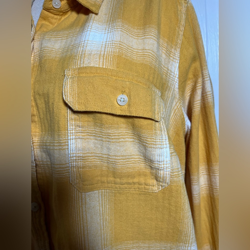 Universal Thread Honey Gold Plaid Women’s Shirt - Picture 3 of 11